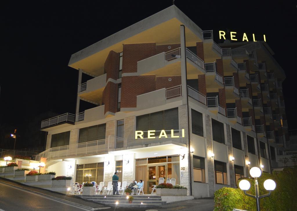 Hotel Reali Кианчано Терме Екстериор снимка