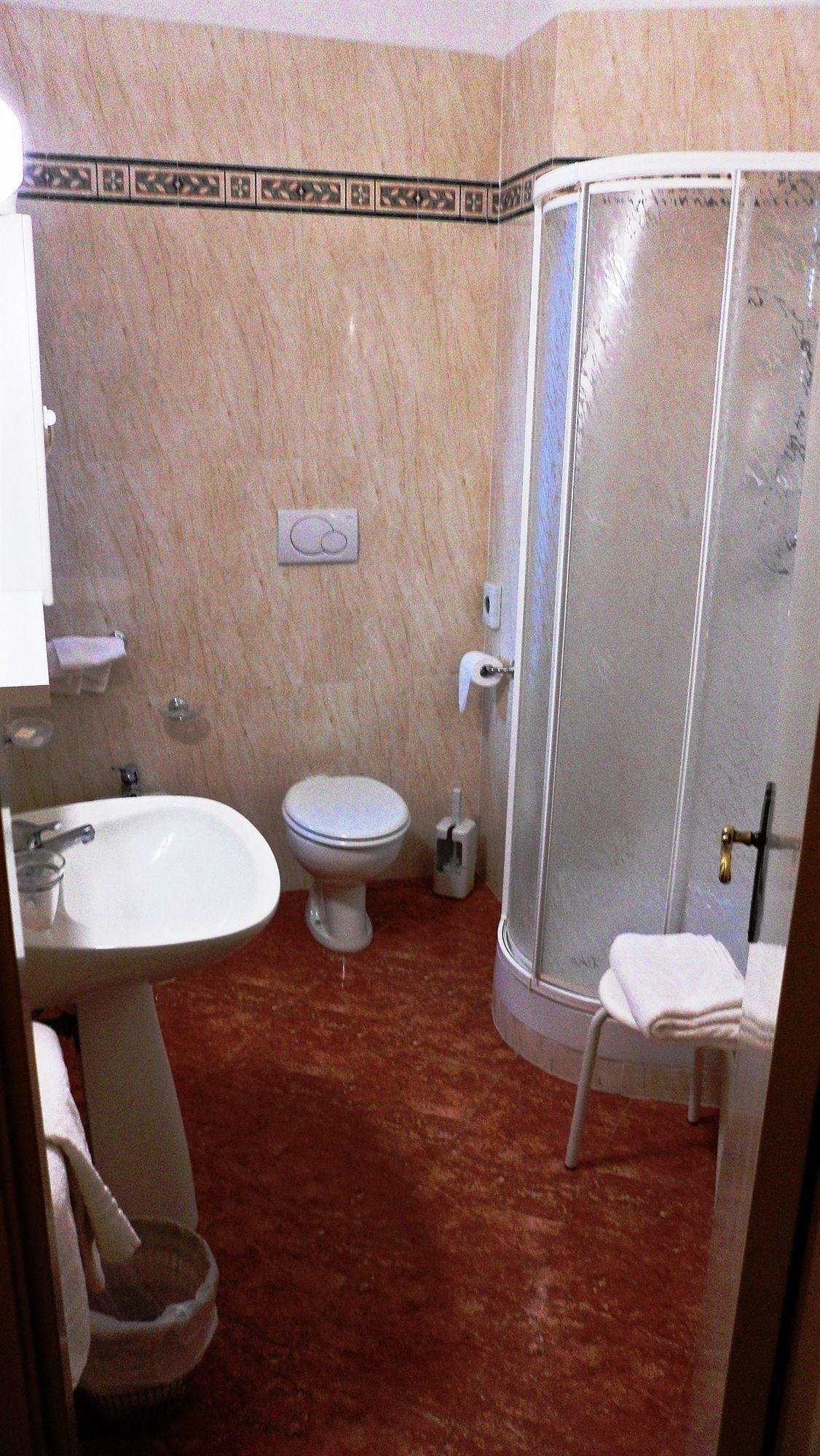 Hotel Reali Кианчано Терме Екстериор снимка
