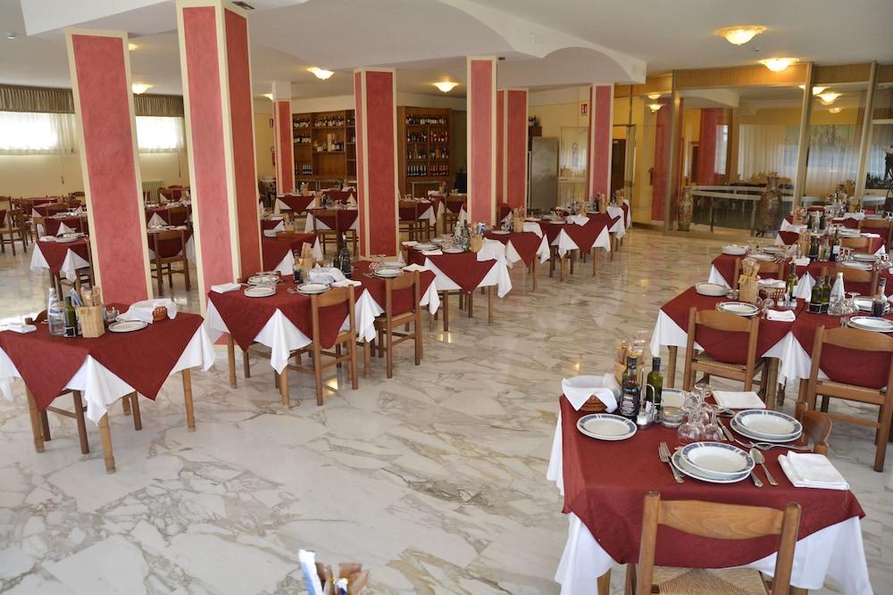Hotel Reali Кианчано Терме Екстериор снимка