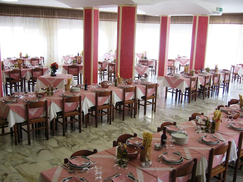 Hotel Reali Кианчано Терме Екстериор снимка