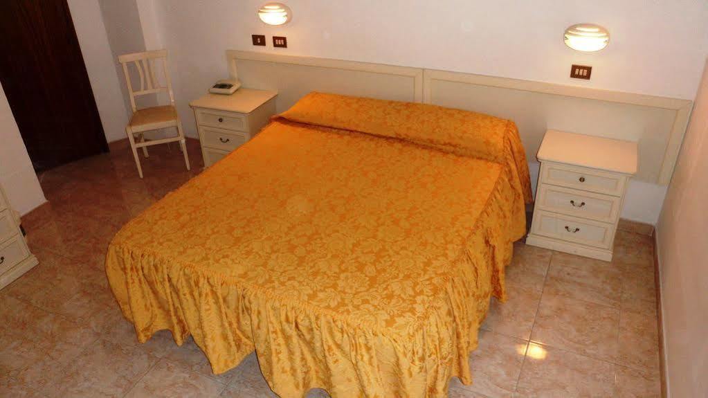 Hotel Reali Кианчано Терме Екстериор снимка